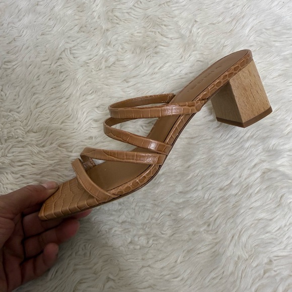 VINCE Elita Tan Croc-Embossed Calfskin Slide Sandal Tan Size 6 Minimalist Luxury - Picture 7 of 13